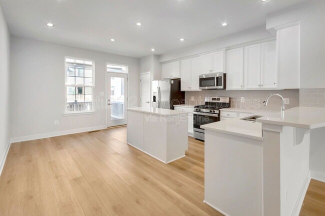 Building Photo - 14024 Sunrise Valley Dr