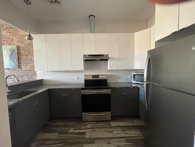 Building Photo - 139 Newark Ave