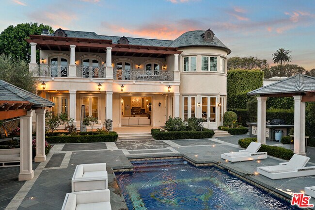 Building Photo - 718 N Rodeo Dr