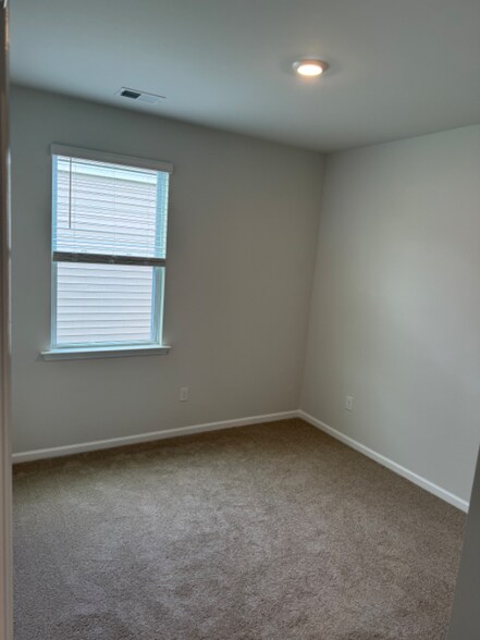 Building Photo - 501 Hideaway St