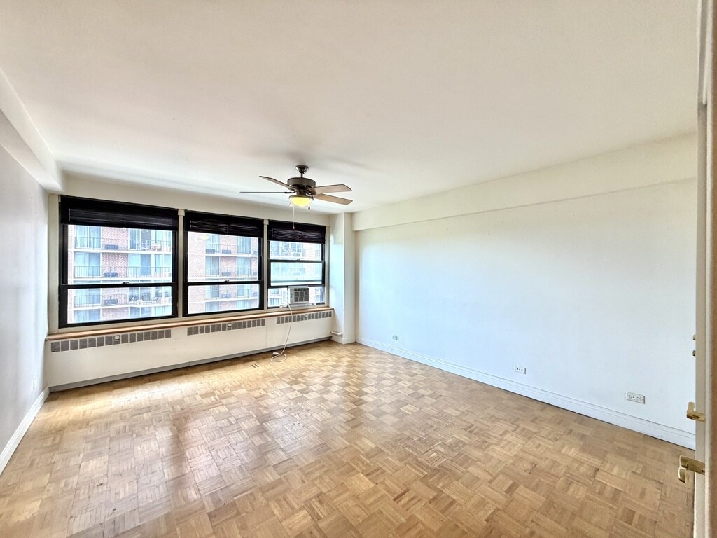 Building Photo - 4180 N Marine Dr