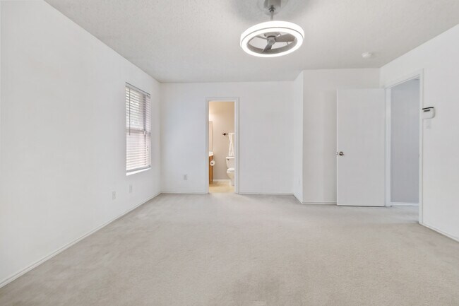 Building Photo - 6717 Waterhill Ln