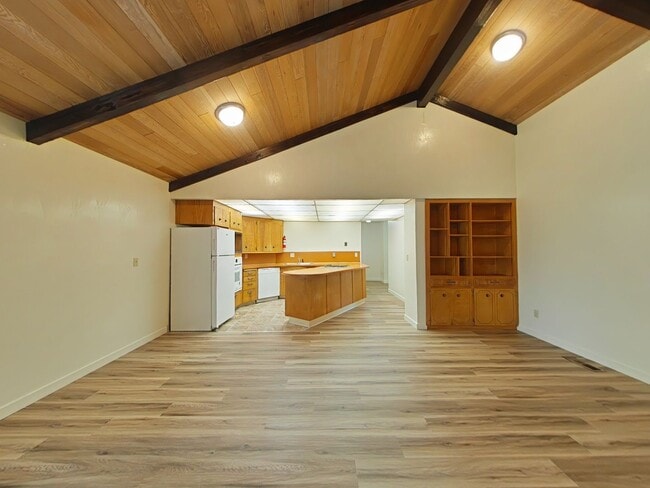 Building Photo - Charming 4 Bedroom House ~ Albany