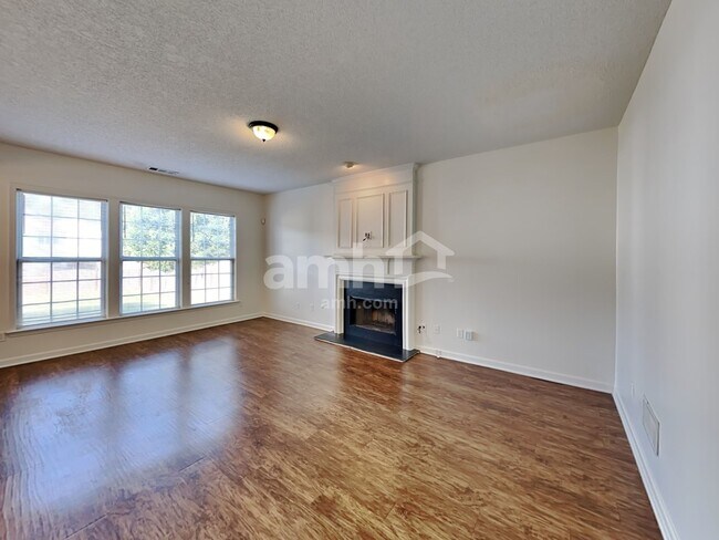 Building Photo - 4505 Glenaire Dr NW