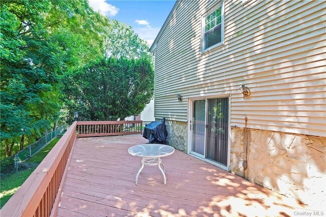 Building Photo - 124 Northfield Ave