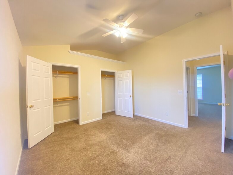 Building Photo - 220 4th Ave