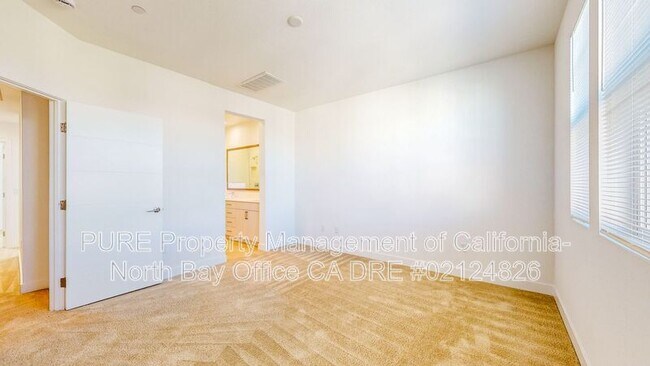 Building Photo - 221 Gambrel Cir