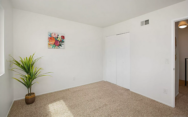 Building Photo - *** BEST KEPT SECRET IN SANTEE **NEW FLOOR...
