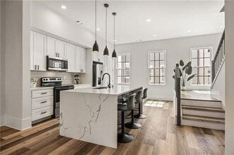 Building Photo - 3165 Dogwood Dr