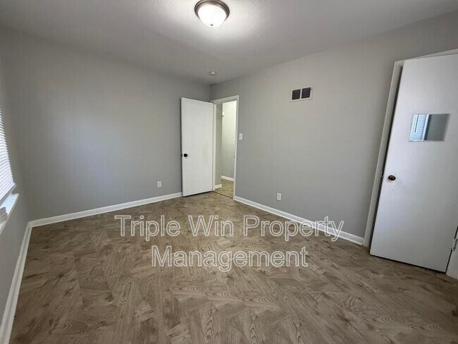 Building Photo - 6811 Brower Ct