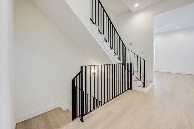 Building Photo - 1823 Prospect St