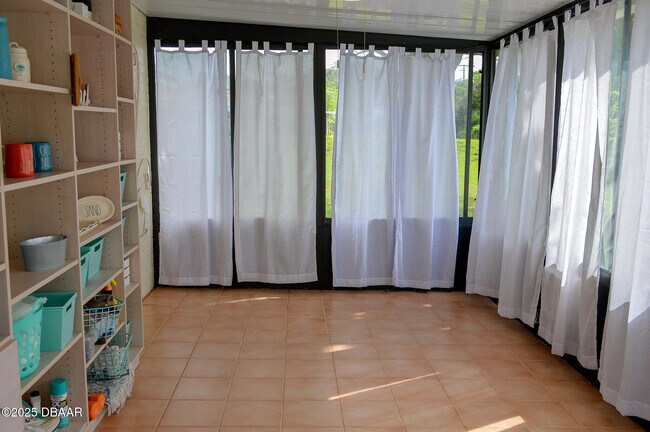 Building Photo - 64 Cardinal Dr