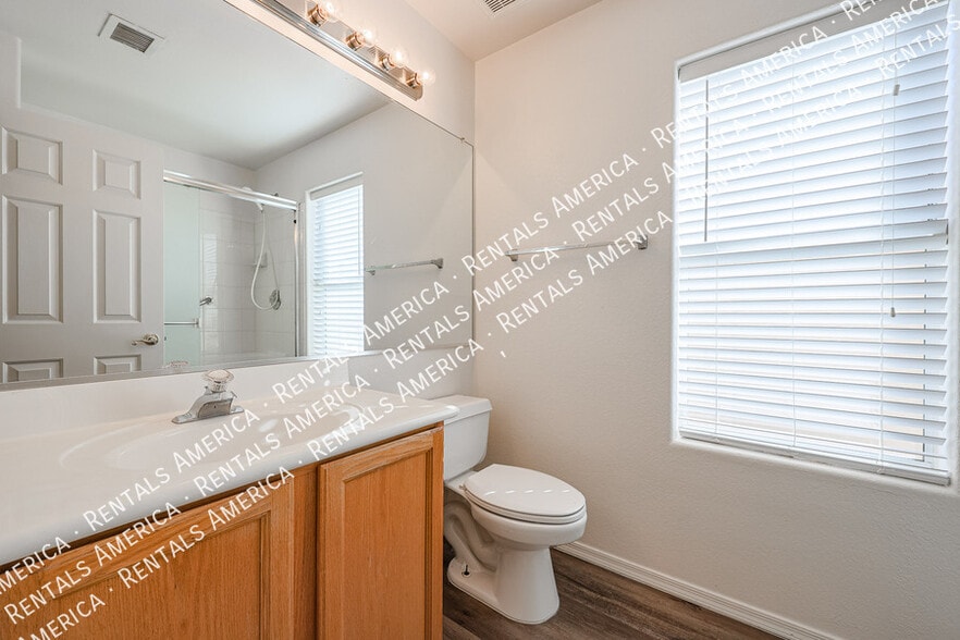 Building Photo - 5351 W Saragosa St