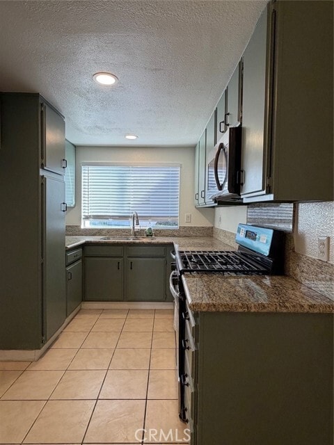 Building Photo - 1916 E 5th St