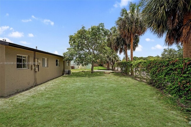 Building Photo - 2530 NW 26th Ave