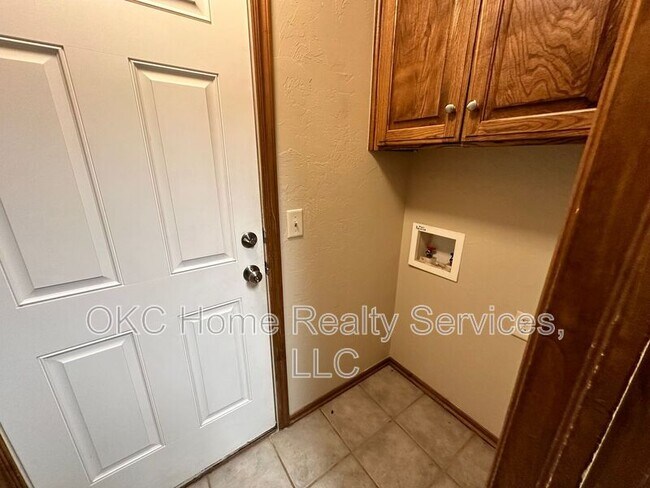 Building Photo - 1306 SW 25th Street