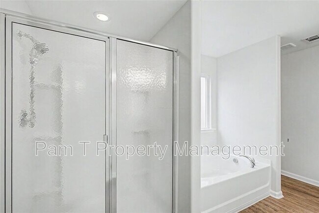 Building Photo - 20 Swallow Tail Cir