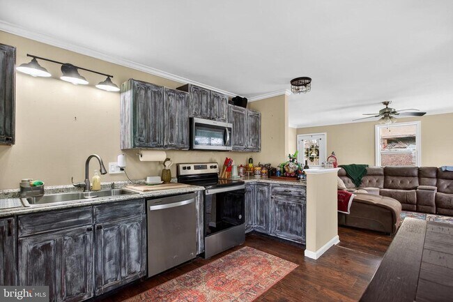 Building Photo - 1238 Logger Dr