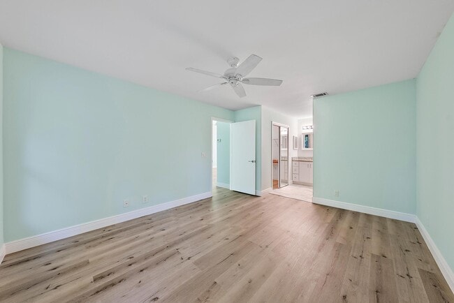 Building Photo - 10808 SE Sea Pines Cir