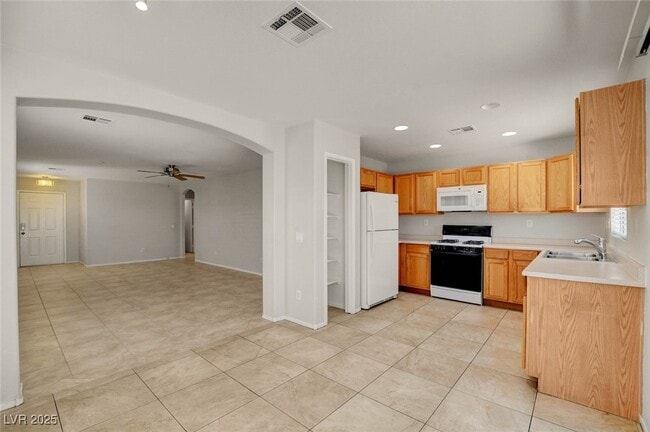 Building Photo - 5028 Nardini Ave