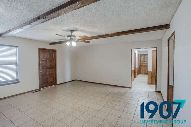 Building Photo - SPECIAL OFFER! Move In Now & Get 50% Off Your First & Second Month's Rent!  Spacious 5-Bedroom Ho...