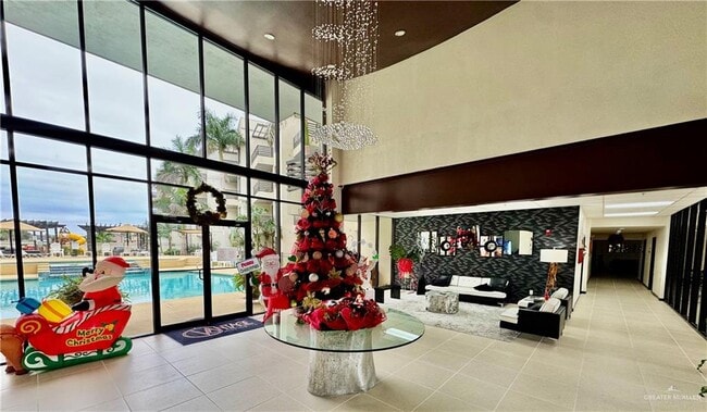 Building Photo - 17 Travis St