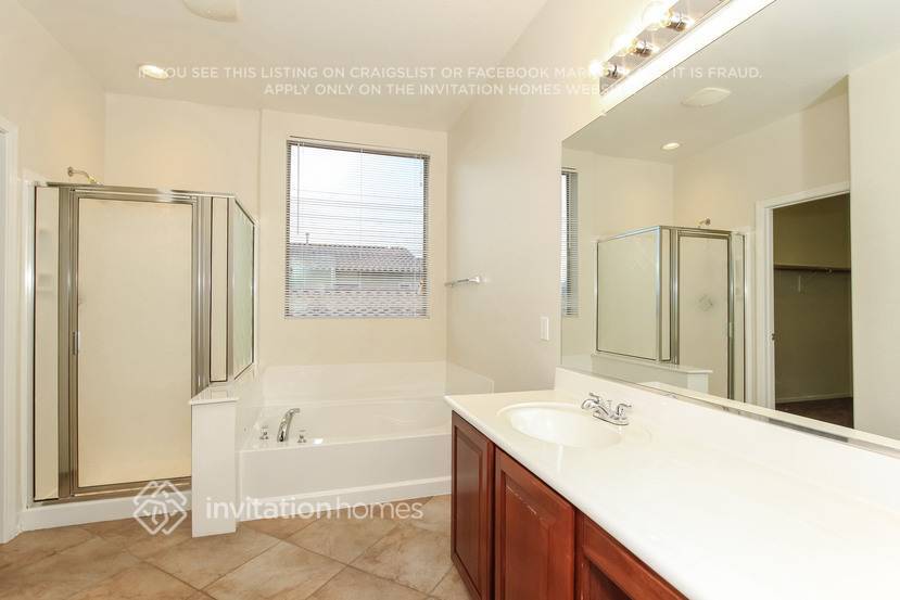 Building Photo - 17661 W Lundberg St