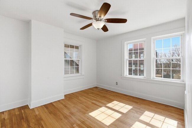 Building Photo - 240 Ridgewood Ave