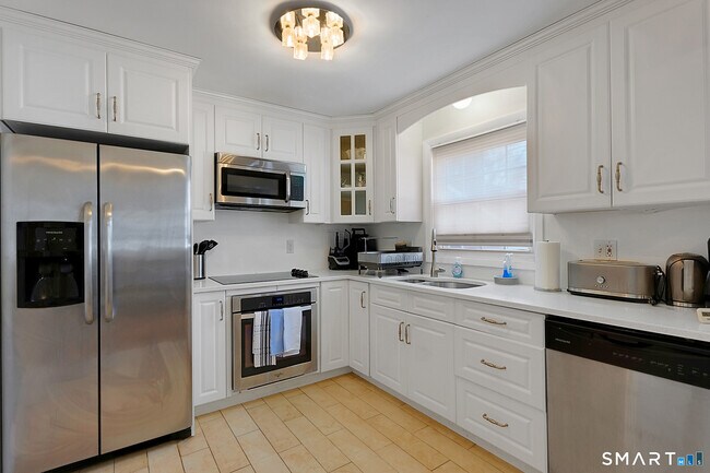 Building Photo - 44 Garden St