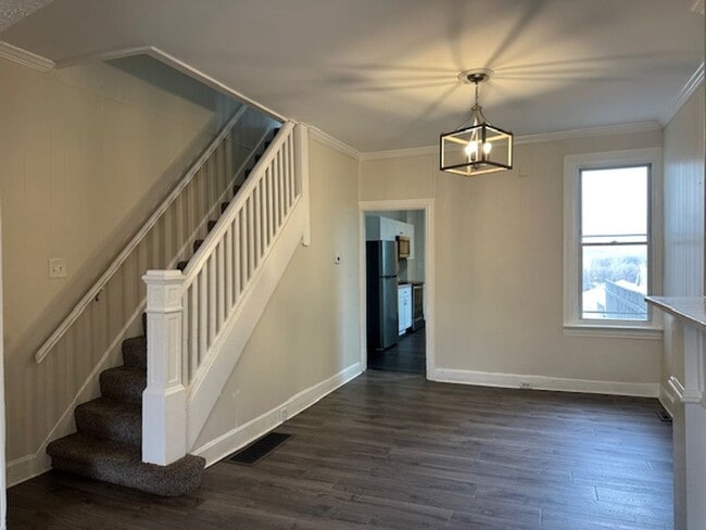 Building Photo - 548 N 3rd St