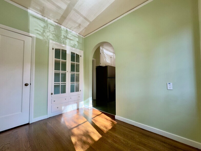 Building Photo - 1645 Scenic Ave