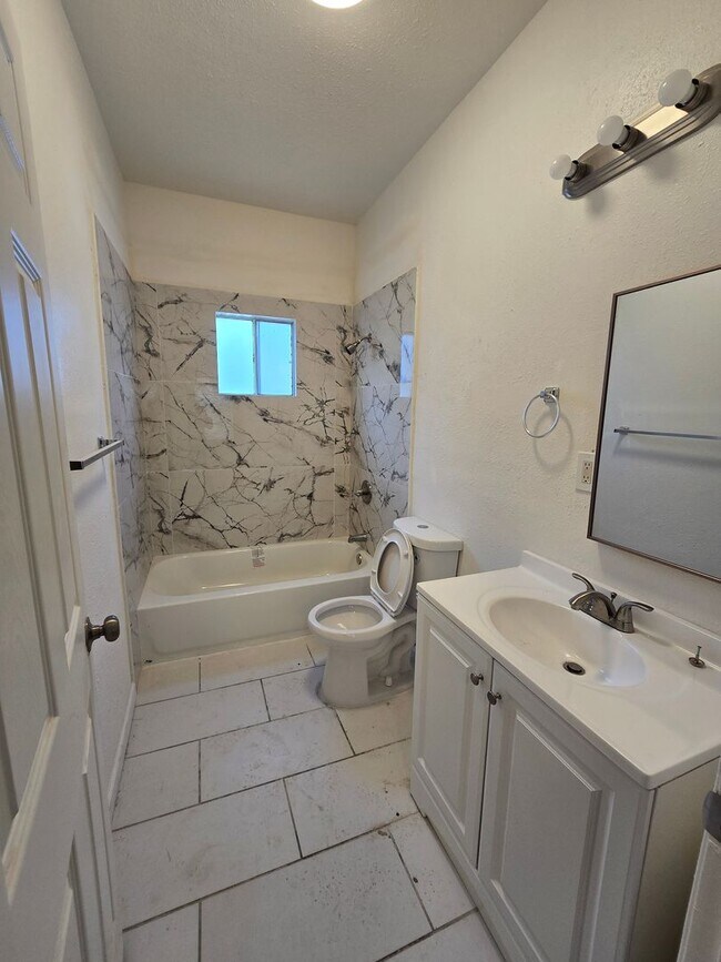 Building Photo - Remodeled Single Story Home in Richmond, CA..