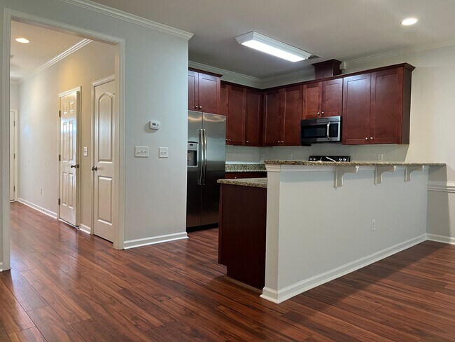 Building Photo - 3/2 Condo in Gated Community near Downtown...