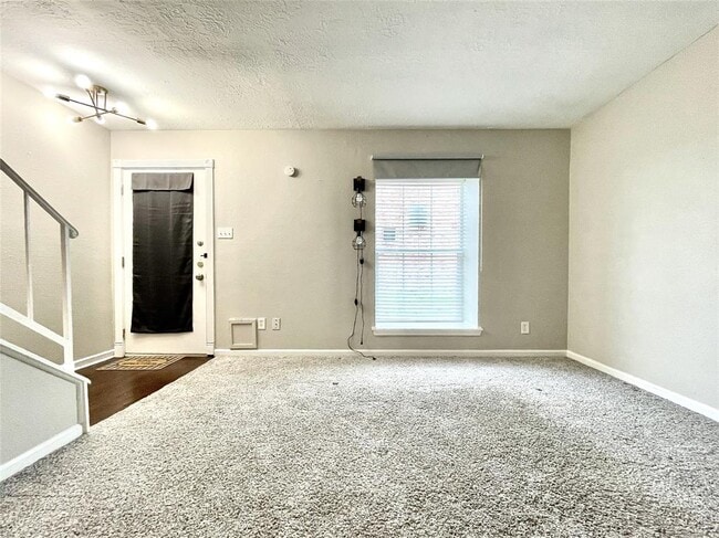 Building Photo - 11525 Beechnut St