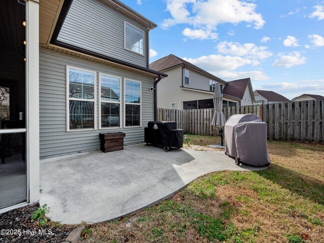 Building Photo - 205 Willow Ridge Dr