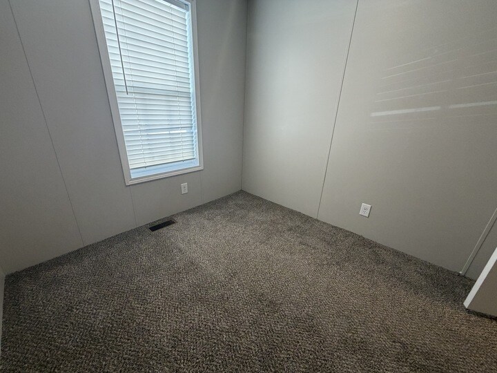 Building Photo - 38056 Johannes Dr