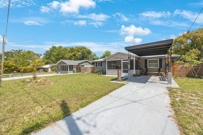 Building Photo - 1010 E Fern St