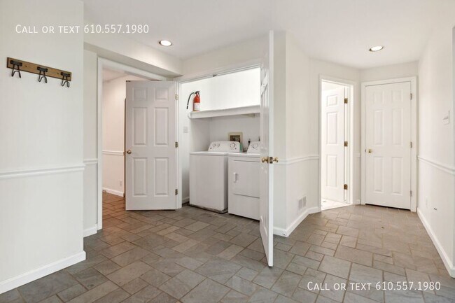 Building Photo - 544 Prescott Rd