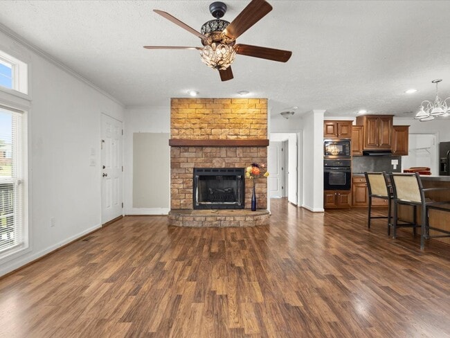 Building Photo - 5010 Blake Dr