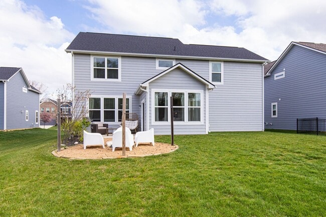 Building Photo - 6787 Oakcrest Dr