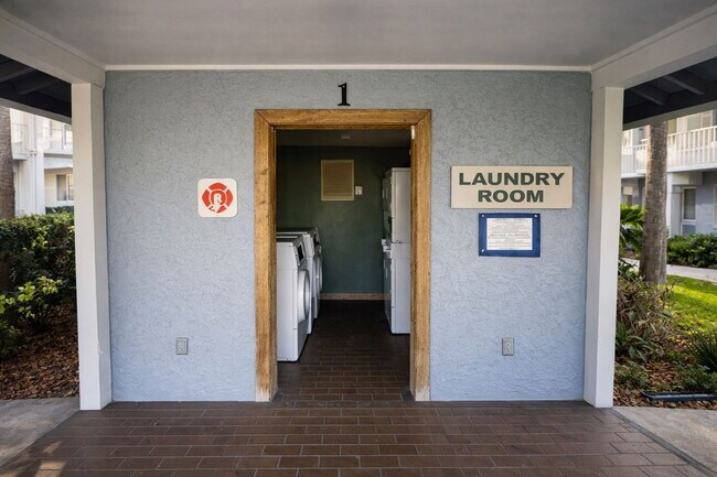 Building Photo - 125 Water Front Way