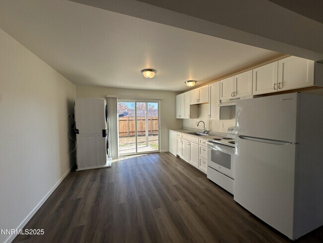 Building Photo - 2370 Orange Ln