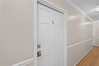 Building Photo - 11 Peachtree Hills Ave NE