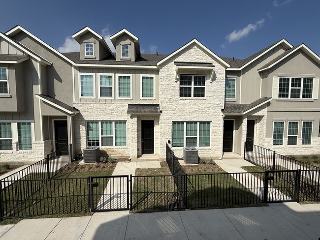 Building Photo - 2610 FM 1044