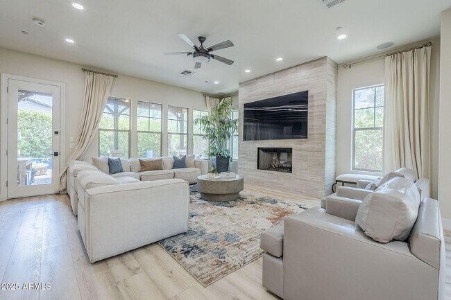 Building Photo - 9272 E Desert Village Dr