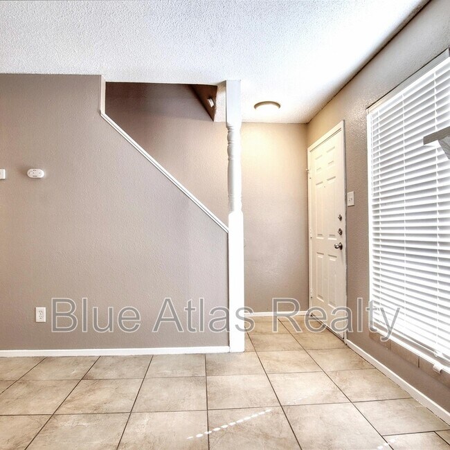Building Photo - 408 Noble Ave