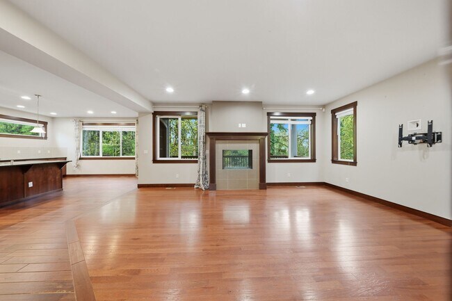 Building Photo - Stunning Finn Hill Retreat — Space, Style & Privacy