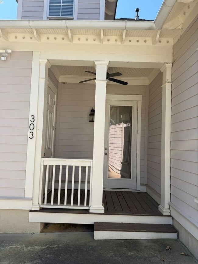 Building Photo - Lexington -Saluda River Club-Offering Self Guided Tour with RENTLY!