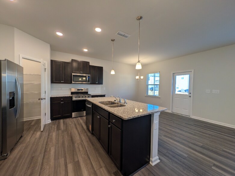 Building Photo - 525 Prestonfield Wy