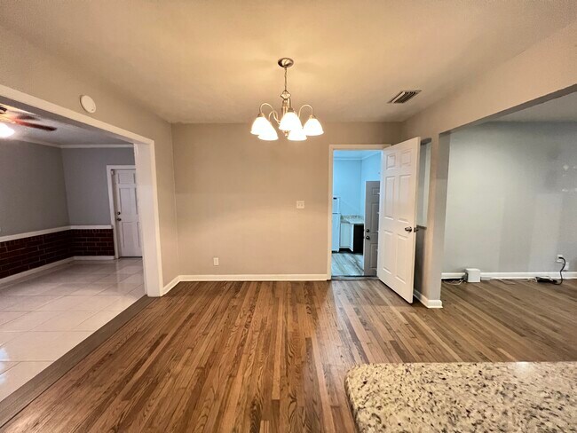 Building Photo - 3219 Fruitwood Ln